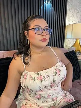 Alexa Madisson online show from May 7, 2026, 6:35 pm