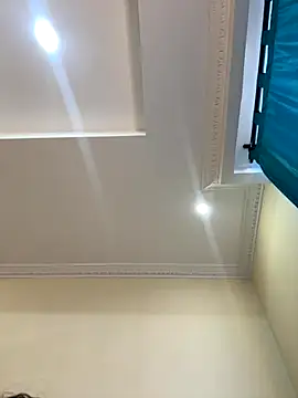 Snapshot of Ivelleee_ chatting on September 17, 2025, 9:38 pm Ivelleee  online show from September 17, 2025, 9:38 pm