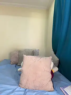 Snapshot of Ivelleee_ chatting on September 22, 2025, 10:56 pm Ivelleee  online show from September 22, 2025, 10:56 pm