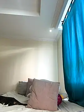 Snapshot of Ivelleee_ chatting on October 9, 2025, 9:02 pm Ivelleee  online show from October 9, 2025, 9:02 pm