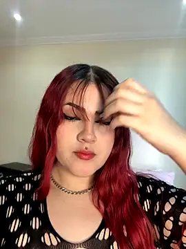 Snapshot of Ivelleee_ chatting on October 15, 2025, 9:15 pm Ivelleee  online show from October 15, 2025, 9:15 pm