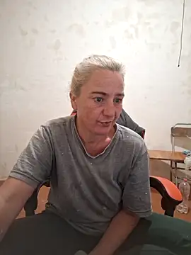 Snapshot of my_Kazka chatting on October 2, 2025, 5:42 pm my Kazka online show from October 2, 2025, 5:42 pm