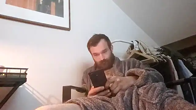 Snapshot of LKC94 chatting on November 10, 2025, 3:27 am LKC94 online show from November 10, 2025, 3:27 am