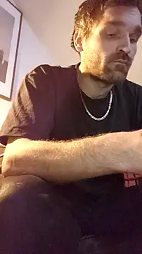 Snapshot of LKC94 chatting on December 4, 2025, 10:51 pm LKC94 online show from December 4, 2025, 10:51 pm