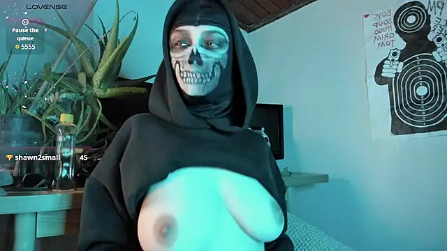 cos operator online show from September 26, 2025, 6:12 pm