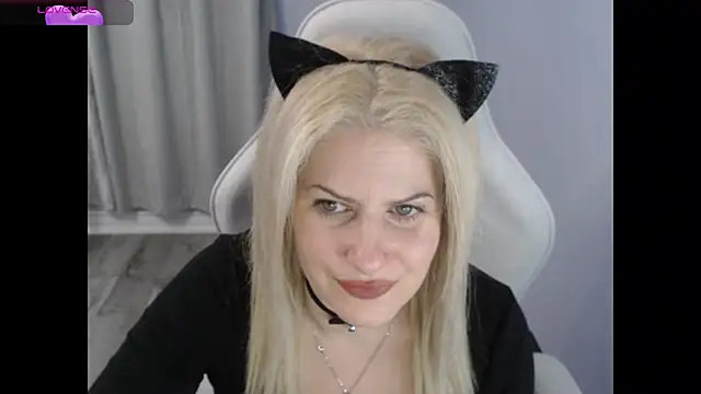 BellaStar84 online show from October 28, 2025, 12:30 pm