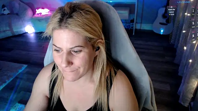 BellaStar84 online show from February 11, 2026, 12:32 pm