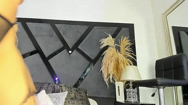 CamilaJohnston online show from March 18, 2026, 9:18 pm