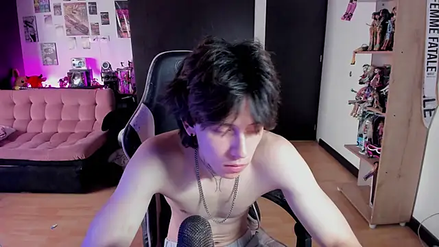xIce Boy online show from June 24, 2026, 7:46 pm