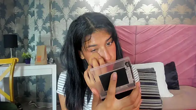 Snapshot of Karin_Ks chatting on October 16, 2025, 7:26 pm Karin Ks online show from October 16, 2025, 7:26 pm