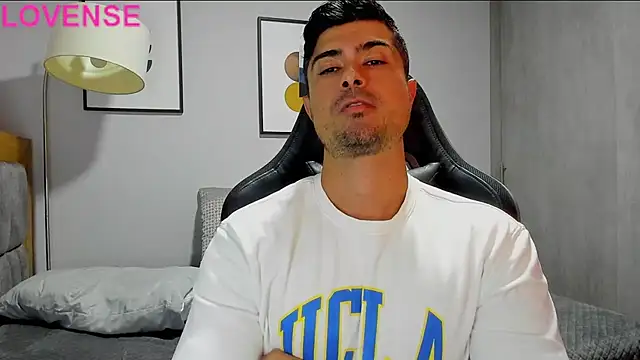 Snapshot of Dante_Storm chatting on September 18, 2025, 9:17 pm Dante Storm online show from September 18, 2025, 9:17 pm