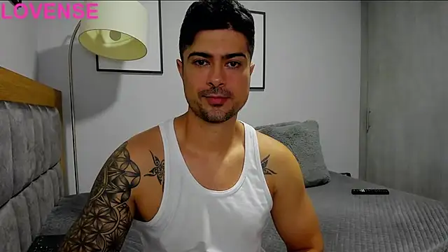 Snapshot of Dante_Storm chatting on September 27, 2025, 7:46 am Dante Storm online show from September 27, 2025, 7:46 am