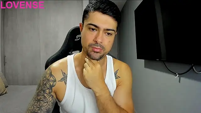 Snapshot of Dante_Storm chatting on October 20, 2025, 4:07 pm Dante Storm online show from October 20, 2025, 4:07 pm