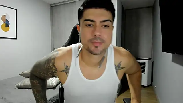 Snapshot of Dante_Storm chatting on October 24, 2025, 4:53 am Dante Storm online show from October 24, 2025, 4:53 am