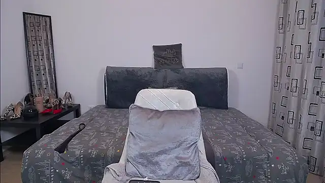 Snapshot of SharronAlexa chatting on November 28, 2025, 12:19 pm SharronAlexa online show from November 28, 2025, 12:19 pm