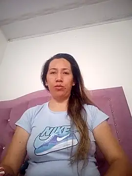 Snapshot of melany-92xxx chatting on September 10, 2025, 4:40 pm melany-92xxx online show from September 10, 2025, 4:40 pm