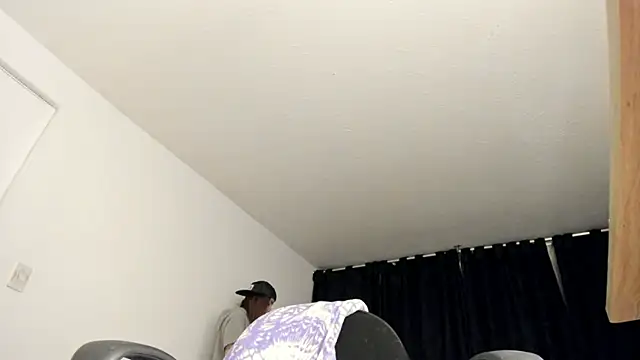 Hat girl online show from July 1, 2026, 5:09 am