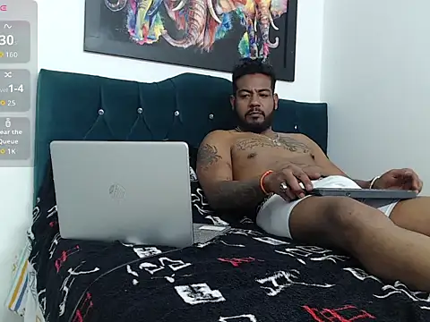 BladeFoxxx1 online show from September 10, 2025, 4:56 am