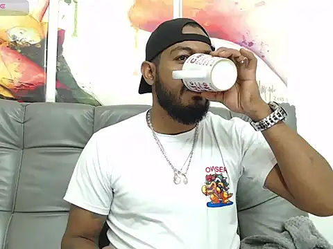 BladeFoxxx1 online show from October 22, 2025, 2:34 am