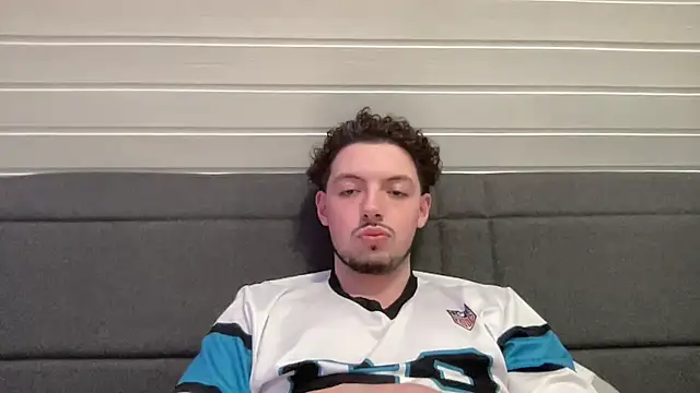 Snapshot of Sabo01 chatting on March 17, 2025, 9:45 pm Sabo01 online show from March 17, 2025, 9:45 pm