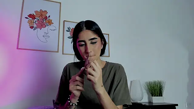 Snapshot of alana_111 chatting on September 26, 2025, 3:10 am alana 111 online show from September 26, 2025, 3:10 am