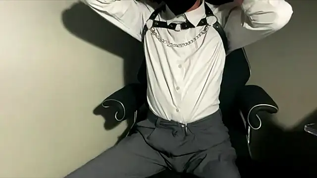 one app online show from November 23, 2025, 1:33 pm