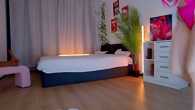 Snapshot of Say_luna chatting on February 4, 2026, 8:03 pm Say luna online show from February 4, 2026, 8:03 pm