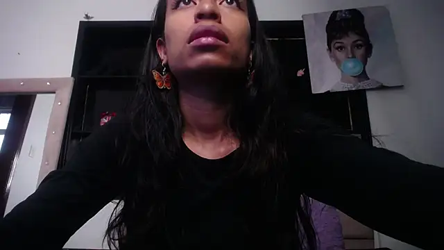 Violet King online show from March 13, 2025, 1:29 pm