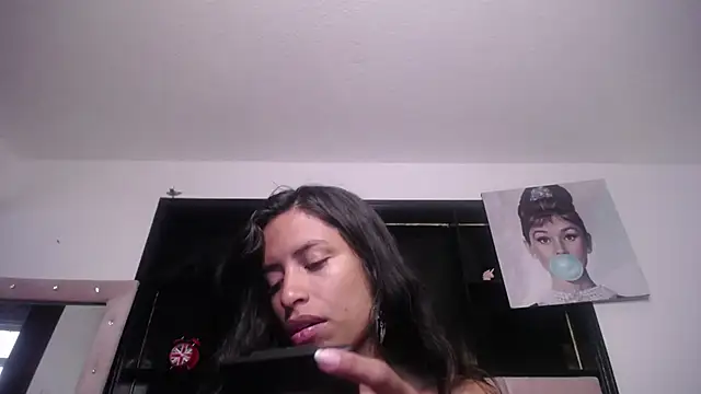 Violet King online show from March 17, 2025, 2:01 pm