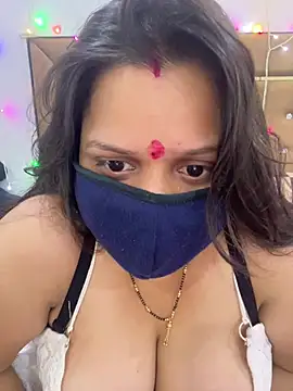 Catchybusty online show from June 25, 2026, 7:57 am
