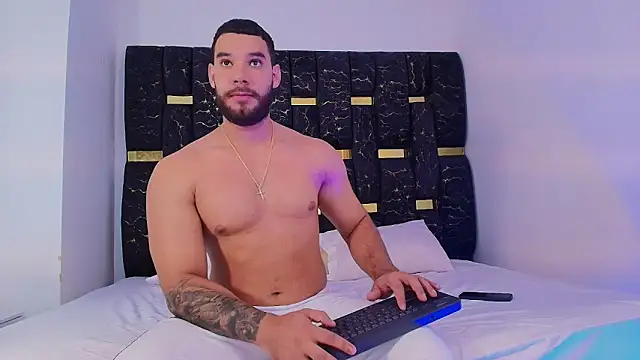 chris blake   online show from November 24, 2025, 6:07 pm