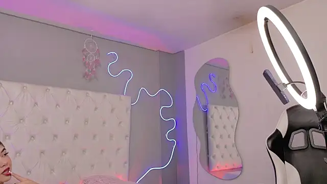 natasha  black online show from March 24, 2026, 7:52 pm