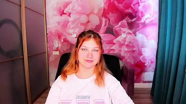 AngelinaLow online show from April 28, 2026, 11:26 am