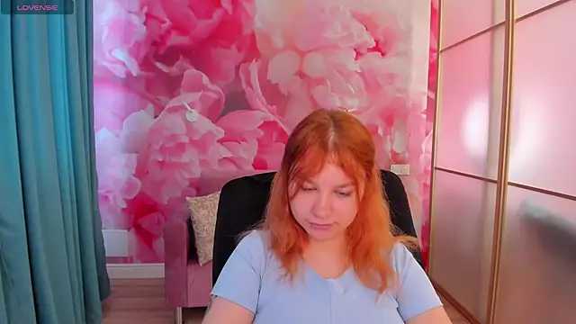 AngelinaLow online show from June 14, 2026, 5:31 am