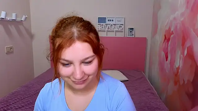 AngelinaLow online show from June 15, 2026, 11:23 am
