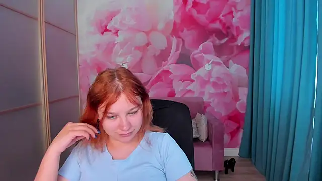AngelinaLow online show from June 16, 2026, 11:24 am