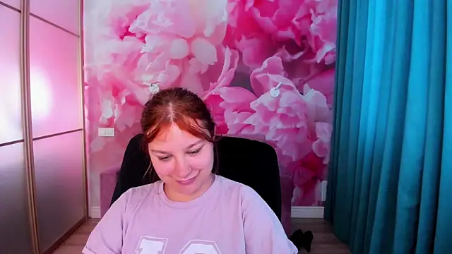 AngelinaLow online show from June 20, 2026, 11:24 am