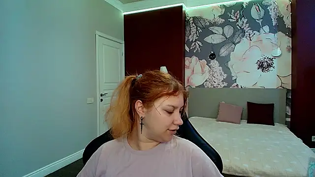 AngelinaLow online show from June 27, 2026, 11:26 am