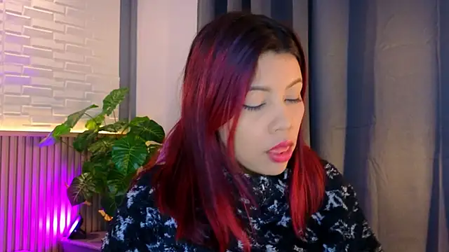 TiffanyWalk online show from November 10, 2025, 10:47 am