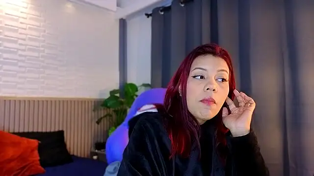 TiffanyWalk online show from January 9, 2026, 11:35 am