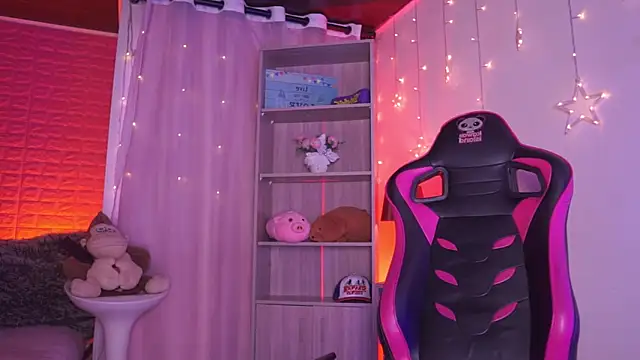 Madison Mayer online show from November 11, 2025, 12:27 pm