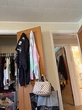 Snapshot of SpaceCowWhore chatting on September 27, 2025, 4:12 pm SpaceCowWhore online show from September 27, 2025, 4:12 pm