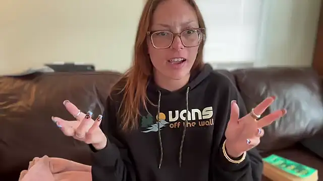 Snapshot of SpaceCowWhore chatting on June 18, 2026, 3:49 pm SpaceCowWhore online show from June 18, 2026, 3:49 pm