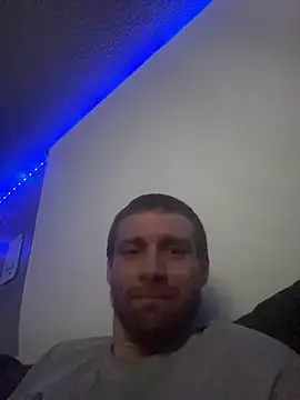 Snapshot of Stillhard8925 chatting on November 4, 2025, 10:36 am Stillhard8925 online show from November 4, 2025, 10:36 am