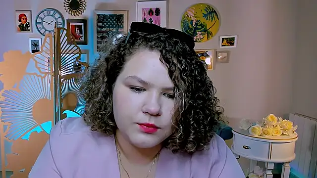 FlorenceAnderson online show from September 30, 2025, 9:25 am