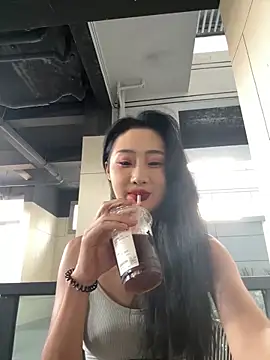 Snapshot of linger-23 chatting on October 7, 2025, 5:59 am linger-23 online show from October 7, 2025, 5:59 am