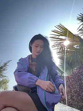 Snapshot of linger-23 chatting on December 5, 2025, 6:11 am linger-23 online show from December 5, 2025, 6:11 am