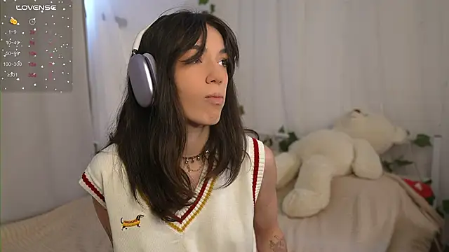 mystica  online show from September 29, 2025, 7:24 am