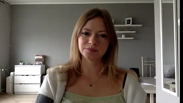 MillieShow online show from September 22, 2025, 2:41 pm