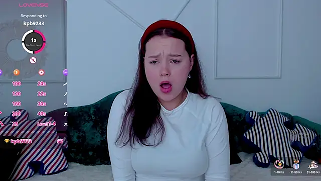 Snapshot of Cute_kitty- chatting on September 28, 2025, 2:28 am Cute kitty- online show from September 28, 2025, 2:28 am